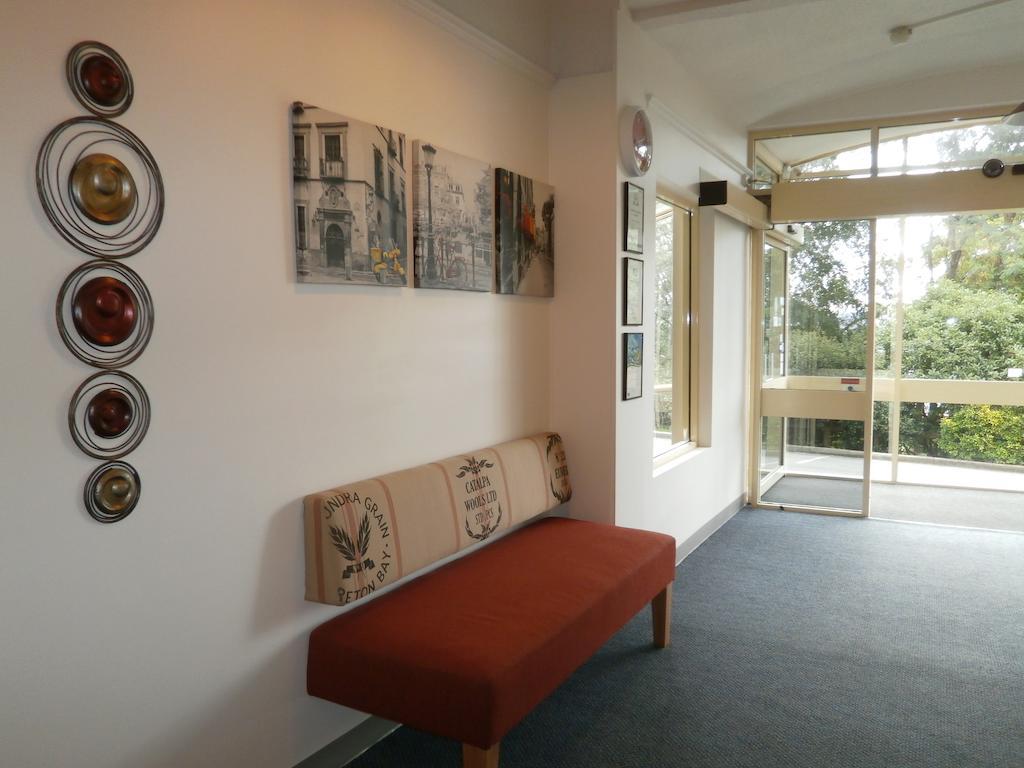 Adina Place Motel Apartments Launceston Exterior photo